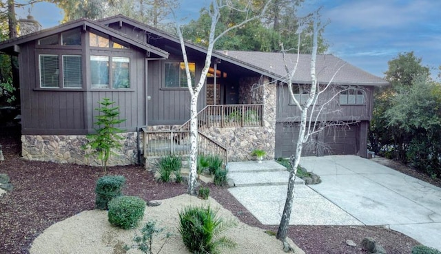 view of front of property featuring a garage