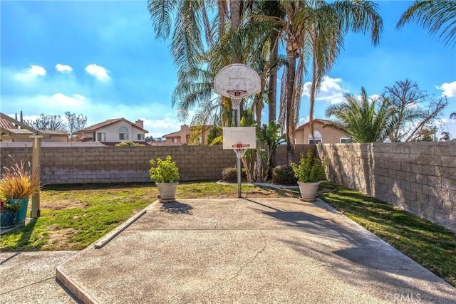 view of yard with a patio area