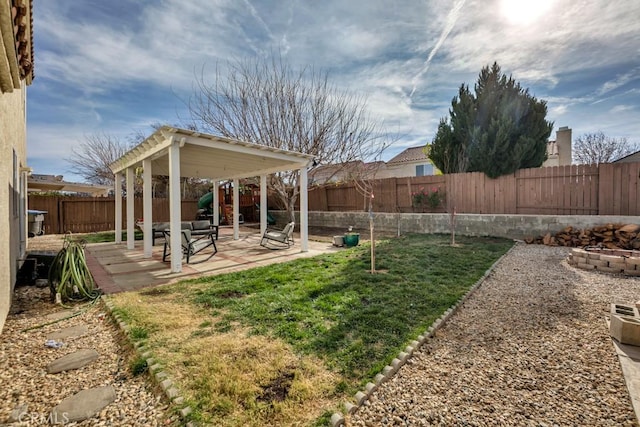 view of yard featuring a patio