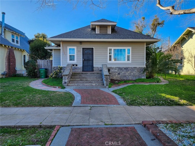 view of front of house with a front yard