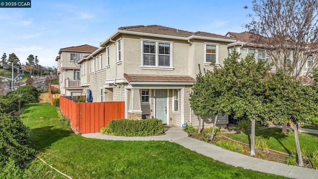 view of front of property with a front yard