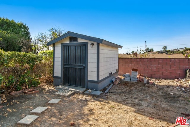 view of outbuilding