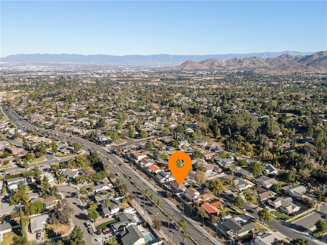 bird's eye view with a mountain view