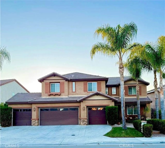 view of front facade with a garage