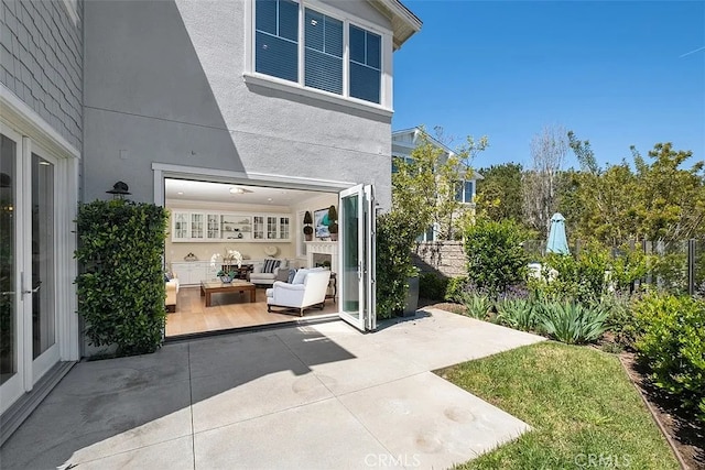 view of patio featuring outdoor lounge area