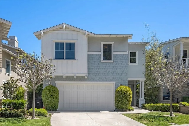 view of front facade featuring a garage