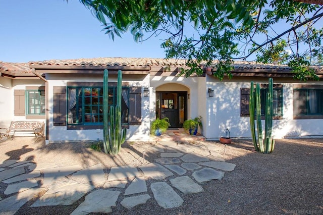 view of front of house featuring a patio area