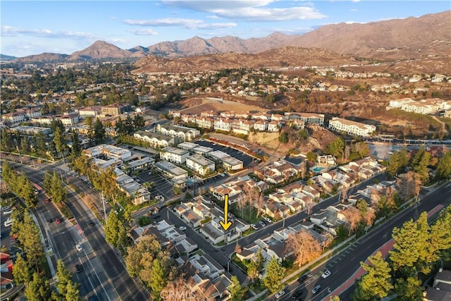 bird's eye view with a mountain view