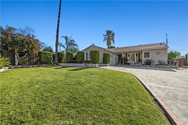 view of front of home with a front lawn