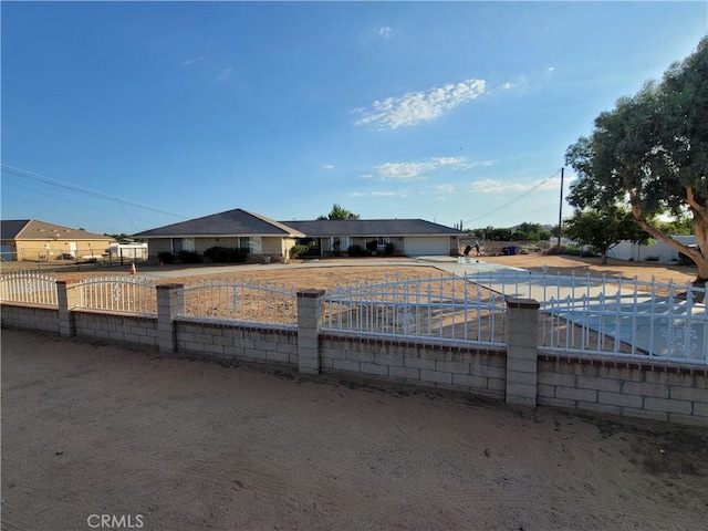 view of front of property