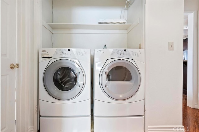 29121 Thousand Oaks Blvd Unit C, Agoura Hills, CA 91301 - laundry room with independent washer and dryer and wood finished floors