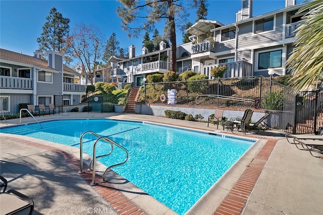 29121 Thousand Oaks Blvd Unit C, Agoura Hills, CA 91301 - community pool with a residential view