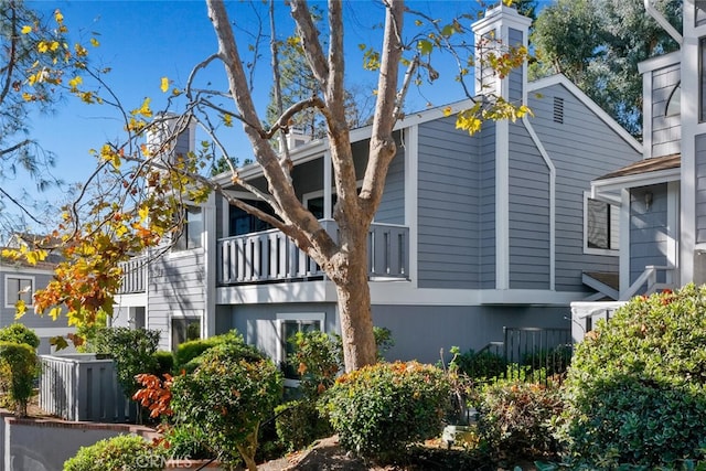 29121 Thousand Oaks Blvd Unit C, Agoura Hills, CA 91301 - view of home's exterior with a chimney