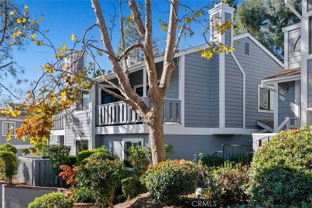 29121 Thousand Oaks Blvd Unit C, Agoura Hills, CA 91301 - view of side of home with a chimney