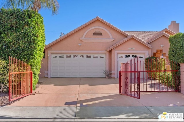 view of front facade with a garage