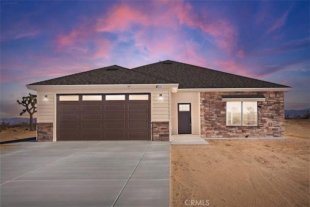 view of front facade featuring a garage