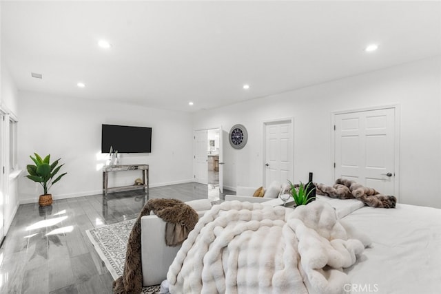 5157 Avenida Oriente, Tarzana, CA 91356 - living area with recessed lighting and baseboards