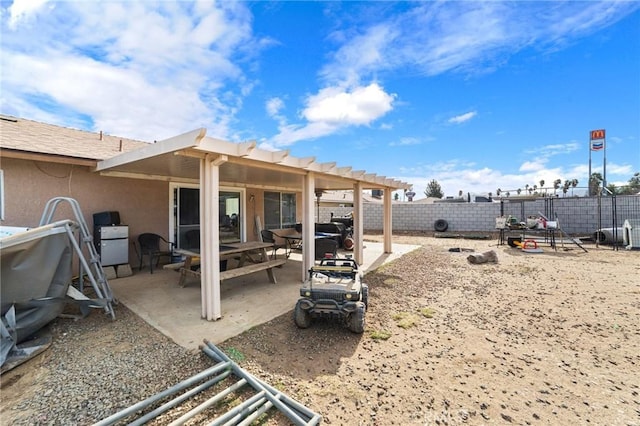 view of yard featuring a patio area