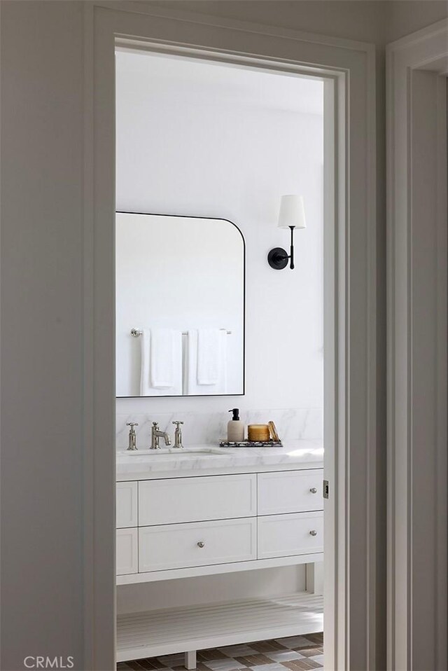 702 Saint James Pl, Newport Beach, CA 92663 - bathroom view of vanity