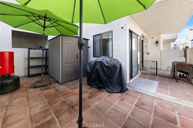 view of patio / terrace featuring a grill