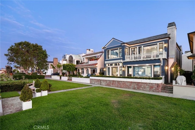 view of front of house with a front yard