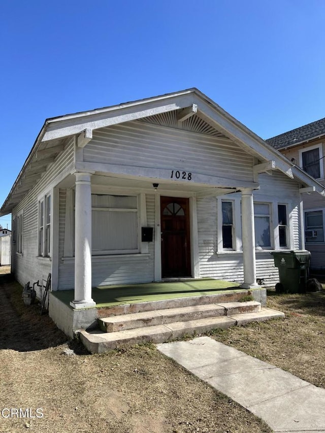 view of front of property with covered porch