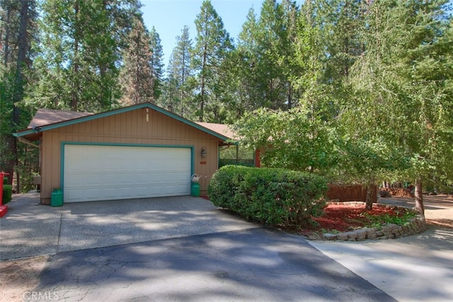 36555 Mudge Ranch Rd, Coarsegold, CA 93614 - view of front of home with driveway