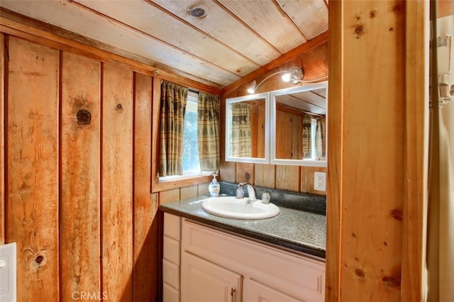 36555 Mudge Ranch Rd, Coarsegold, CA 93614 - bathroom with vanity and wood ceiling