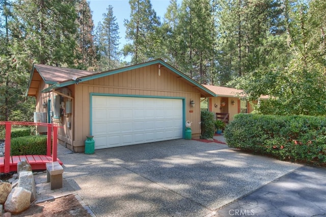 36555 Mudge Ranch Rd, Coarsegold, CA 93614 - view of front of property with a garage and driveway