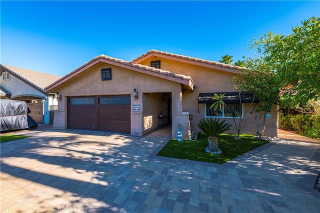 view of front of house featuring a garage