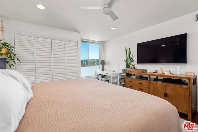 bedroom with ceiling fan