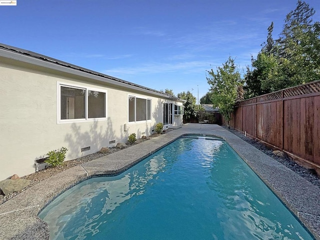 view of swimming pool