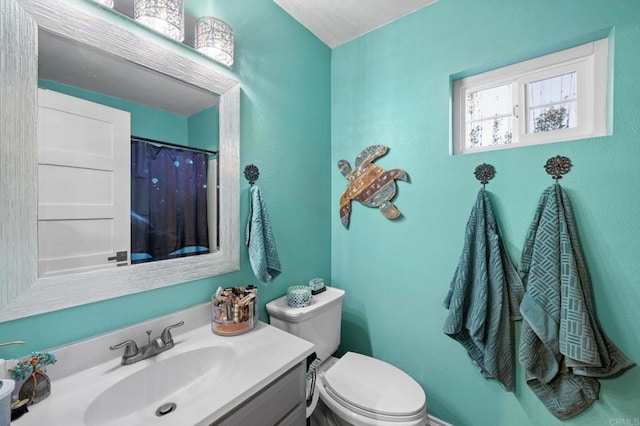 1404 E Mission Rd, Fallbrook, CA 92028 - full bath featuring vanity and toilet