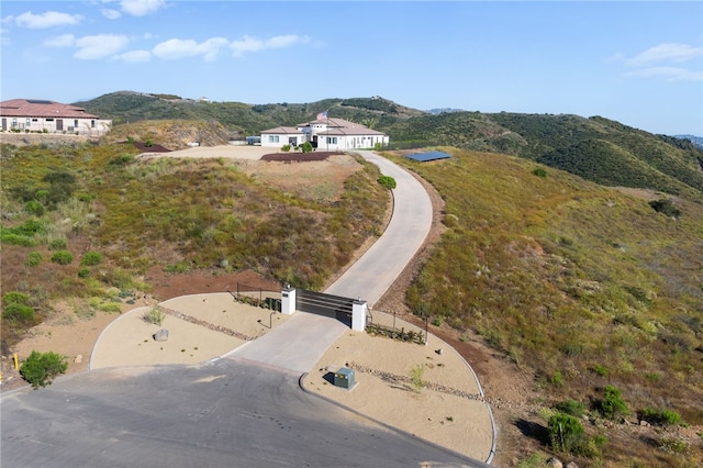 bird's eye view with a mountain view