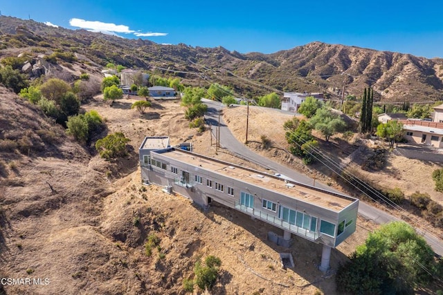 bird's eye view featuring a mountain view