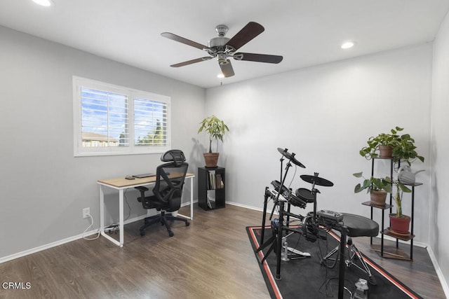 office area featuring a ceiling fan, recessed lighting, baseboards, and wood finished floors