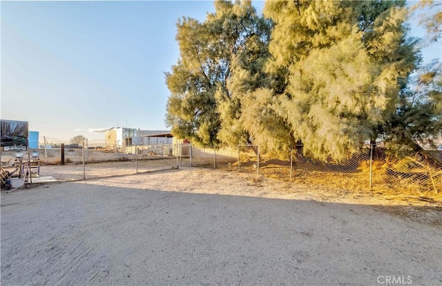 2471 W Main St, Barstow, CA 92311 - view of yard