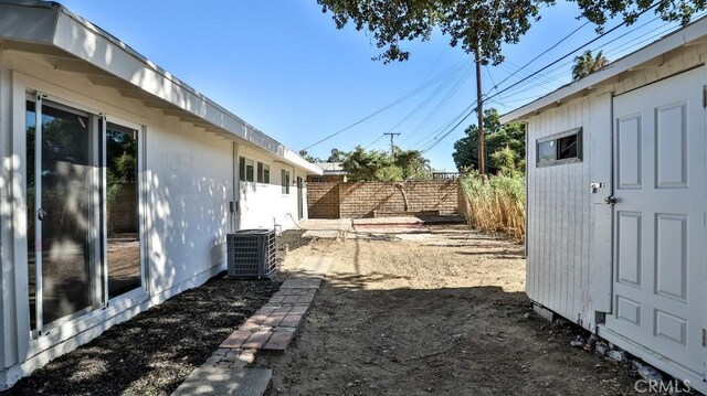 view of yard featuring cooling unit