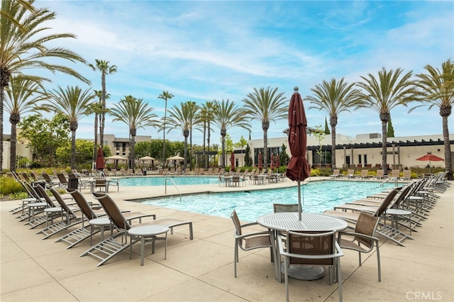 5550 Boardwalk Unit 102, Hawthorne, CA 90250 - community pool featuring a patio