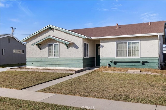 view of front of house featuring a front yard