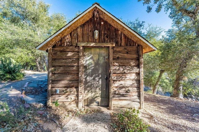 view of outbuilding