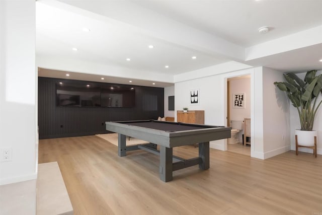 game room with recessed lighting, billiards, light wood-style flooring, and baseboards