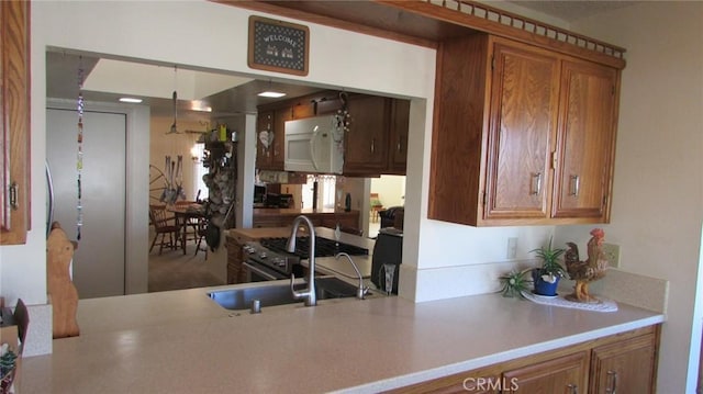 kitchen featuring sink