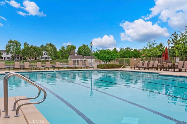 view of swimming pool