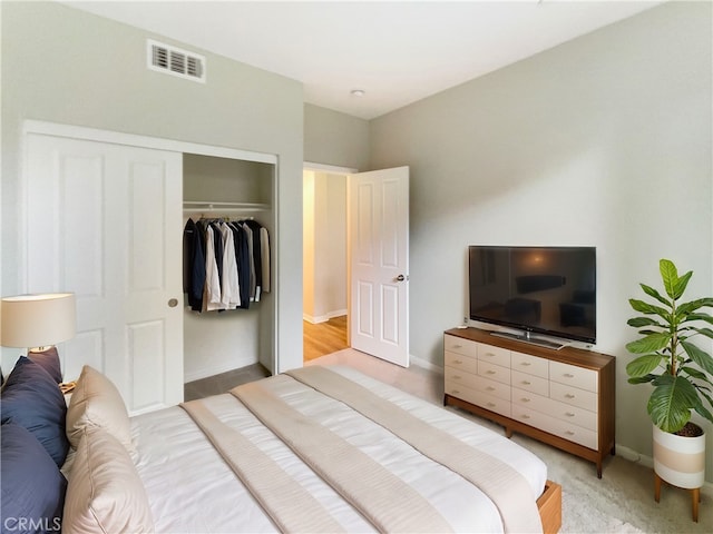 bedroom featuring a closet