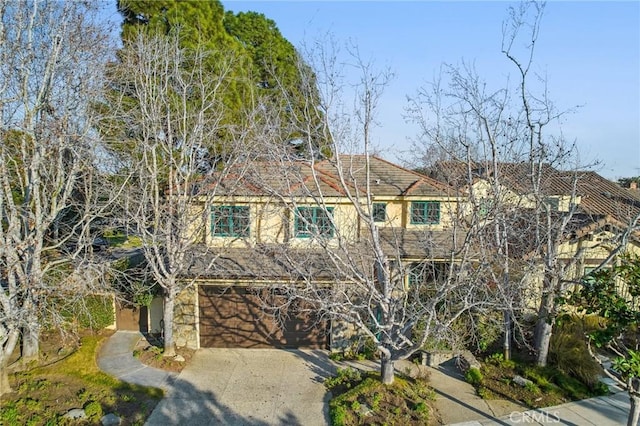 view of front facade featuring a garage