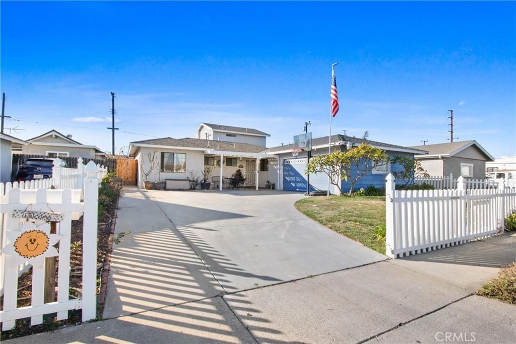 view of front of house with a garage