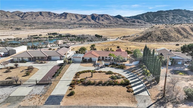 bird's eye view featuring a mountain view