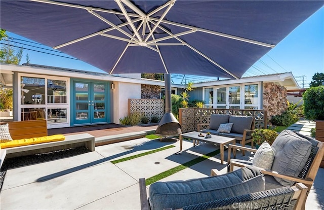 view of patio featuring outdoor lounge area