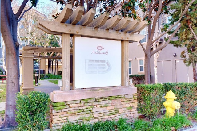 view of community / neighborhood sign